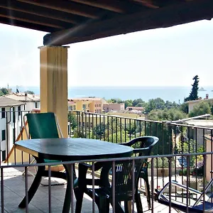 Yellon House Apartment